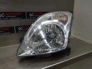 Gebruikte Koplamp links Suzuki Swift (ZA/ZC/ZD1/2/3/9) Prijs op aanvraag aangeboden door Verhoef Cars & Parts