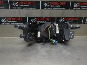 Gebruikte Stuurkolomschakelaar Renault Scénic II (JM) 2.0 16V Prijs € 65,00 Margeregeling aangeboden door Verhoef Cars & Parts