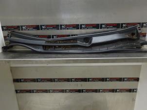 Gebruikte Paravent Lexus IS (E3) 300h 2.5 16V Prijs op aanvraag aangeboden door Verhoef Cars & Parts