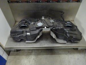 Gebruikte Brandstoftank Lexus IS (E3) 300h 2.5 16V Prijs op aanvraag aangeboden door Verhoef Cars & Parts