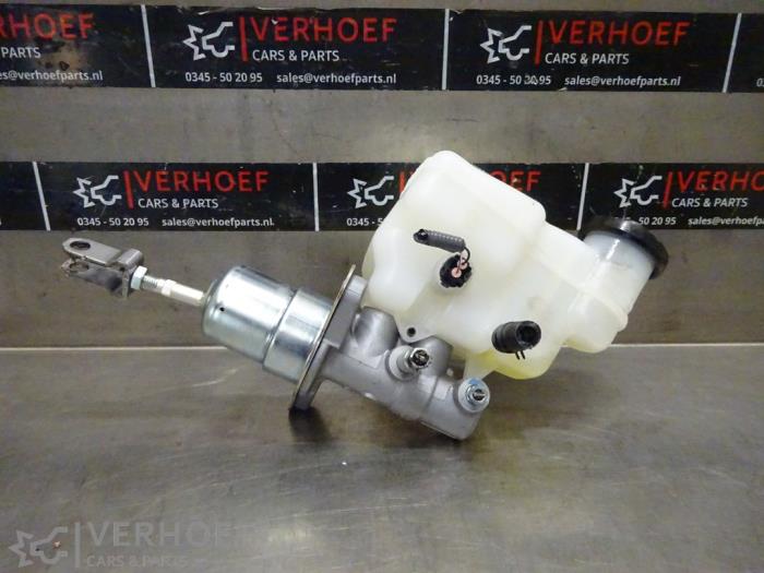 Gebruikte Hoofdremcilinder Lexus IS (E3) 300h 2.5 16V Prijs op aanvraag aangeboden door Verhoef Cars & Parts