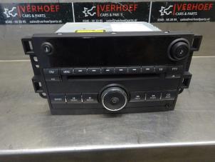 Gebruikte Radio CD Speler Chevrolet Captiva (C100) 2.4 16V 4x2 Prijs op aanvraag aangeboden door Verhoef Cars & Parts