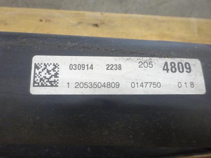 Subframe van een Mercedes-Benz C (W205) C-180 1.6 16V 2014