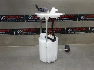 Gebruikte Benzinepomp Nissan Qashqai (J11) 1.3 DIG-T 140 16V Prijs € 100,00 Margeregeling aangeboden door Verhoef Cars & Parts