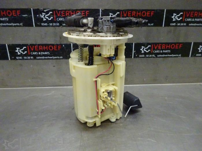 Gebruikte Benzinepomp Subaru Legacy Touring Wagon (BP) 2.0 16V Prijs op aanvraag aangeboden door Verhoef Cars & Parts