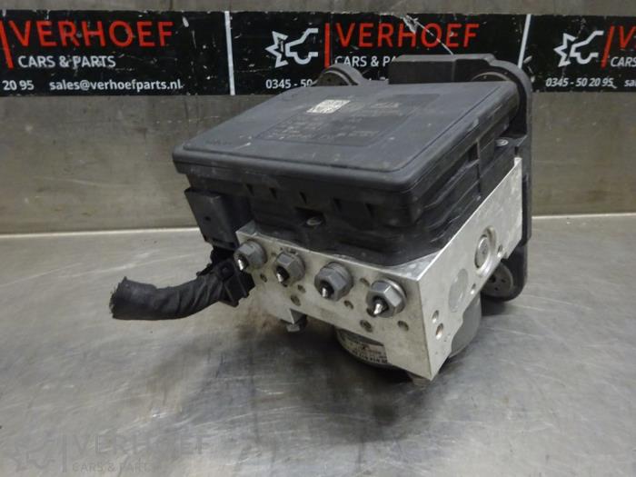 Gebruikte ABS Pomp Volkswagen Touran (5T1) 2.0 TDI 150 Prijs € 75,00 Margeregeling aangeboden door Verhoef Cars & Parts