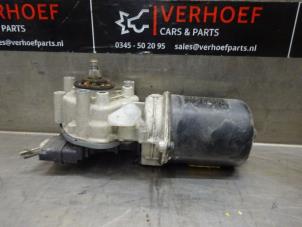 Gebruikte Ruitenwissermotor voor Renault Grand Scénic II (JM) 2.0 16V Prijs € 40,00 Margeregeling aangeboden door Verhoef Cars & Parts