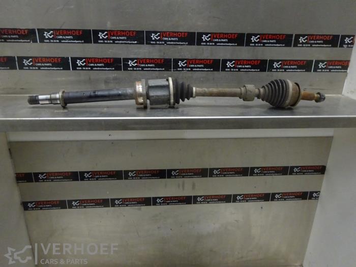Gebruikte Aandrijfas rechts-voor Toyota Avensis Wagon (T27) 2.2 16V D-4D-F 180 Prijs op aanvraag aangeboden door Verhoef Cars & Parts