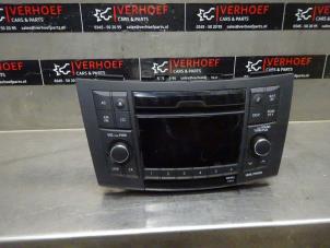 Gebruikte Radio CD Speler Suzuki Swift (ZA/ZC/ZD) 1.2 16V Prijs € 100,00 Margeregeling aangeboden door Verhoef Cars & Parts