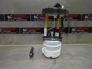 Gebruikte Benzinepomp Nissan Qashqai (J10) 2.0 16V Prijs € 150,00 Margeregeling aangeboden door Verhoef Cars & Parts