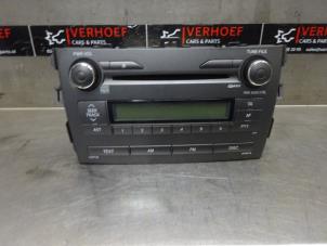 Gebruikte Radio CD Speler Toyota Corolla (E15) 1.6 Dual VVT-i 16V Prijs € 150,00 Margeregeling aangeboden door Verhoef Cars & Parts