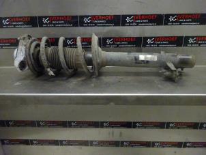 Gebruikte Schokdemperpoot links-voor Peugeot Boxer (U9) 2.2 HDi 130 Euro 5 Prijs € 90,75 Inclusief btw aangeboden door Verhoef Cars & Parts