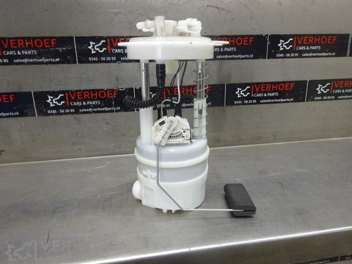 Gebruikte Benzinepomp Nissan Micra (K14) 1.0 IG-T 100 Prijs € 75,00 Margeregeling aangeboden door Verhoef Cars & Parts