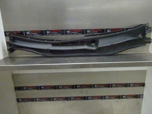 Gebruikte Paravent Lexus IS (E3) 300h 2.5 16V Prijs op aanvraag aangeboden door Verhoef Cars & Parts