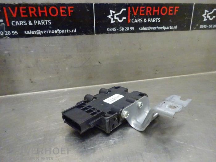Gebruikte Brandstofpomp module Lexus IS (E3) 300h 2.5 16V Prijs op aanvraag aangeboden door Verhoef Cars & Parts