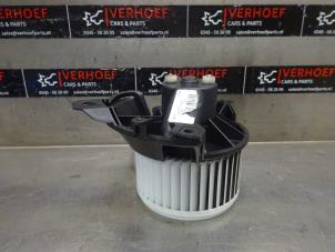 Gebruikte Kachel Ventilatiemotor Opel Corsa E 1.4 16V Prijs op aanvraag aangeboden door Verhoef Cars & Parts