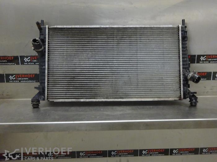Gebruikte Radiateur Ford Focus 2 Wagon 1.8 16V Prijs op aanvraag aangeboden door Verhoef Cars & Parts