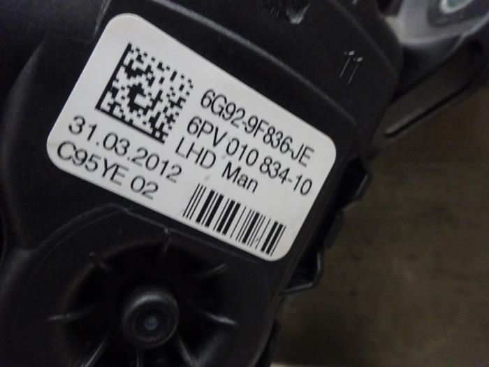 Sensor Gaspedaalpositie van een Ford S-Max (GBW) 2.0 Ecoboost 16V 2012