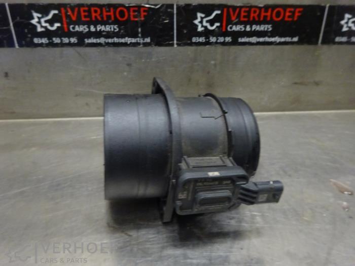 Gebruikte Luchthoeveelheidsmeter Volkswagen Golf VIII (CD1) 2.0 TDI BlueMotion 16V Prijs € 35,00 Margeregeling aangeboden door Verhoef Cars & Parts