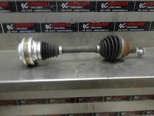 Gebruikte Steekas links-voor Volkswagen Golf VIII (CD1) 2.0 TDI BlueMotion 16V Prijs € 90,00 Margeregeling aangeboden door Verhoef Cars & Parts