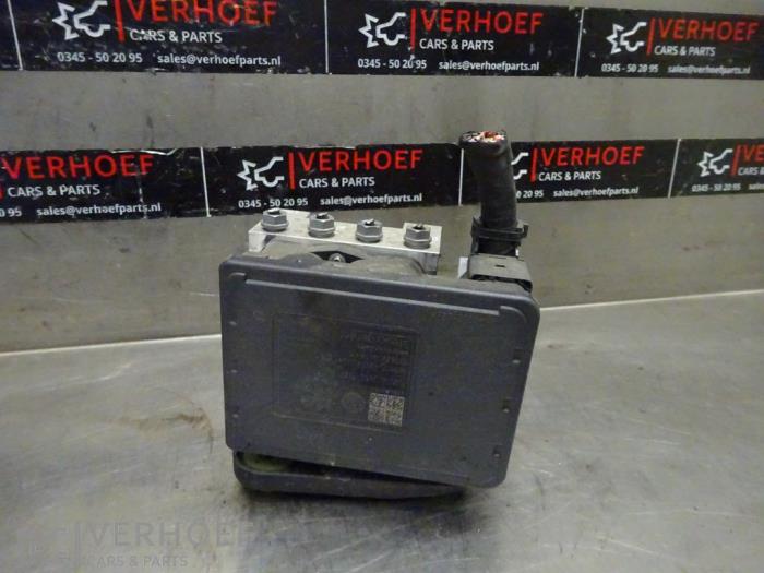Gebruikte ABS Pomp Volkswagen Golf VIII (CD1) 2.0 TDI BlueMotion 16V Prijs € 250,00 Margeregeling aangeboden door Verhoef Cars & Parts