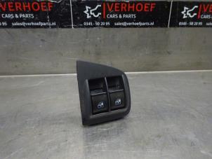 Gebruikte Schakelblok ruiten Fiat Doblo Cargo (223) 1.3 D 16V Multijet Prijs op aanvraag aangeboden door Verhoef Cars & Parts