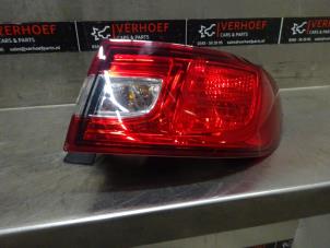 Gebruikte Achterlicht rechts Renault Clio IV (5R) 0.9 Energy TCE 90 12V Prijs op aanvraag aangeboden door Verhoef Cars & Parts
