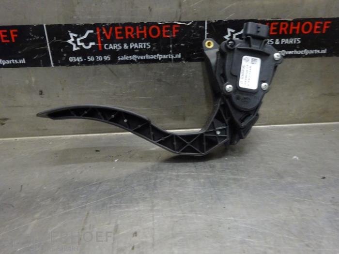 Gebruikte Sensor Gaspedaalpositie Renault Clio IV (5R) 0.9 Energy TCE 90 12V Prijs op aanvraag aangeboden door Verhoef Cars & Parts
