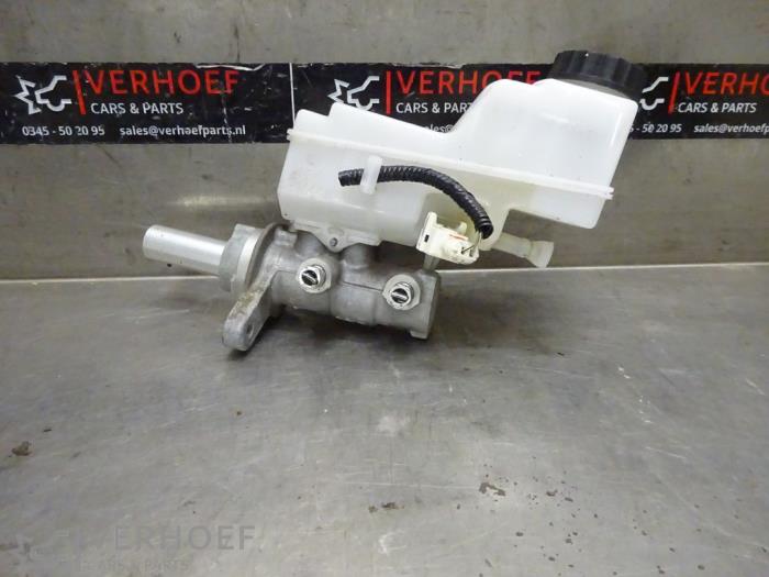 Gebruikte Hoofdremcilinder Toyota C-HR (X1,X5) 1.2 16V Turbo Prijs op aanvraag aangeboden door Verhoef Cars & Parts