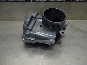 Gebruikte Gasklephuis Peugeot 208 I (CA/CC/CK/CL) 1.6 Vti 16V Prijs € 30,00 Margeregeling aangeboden door Verhoef Cars & Parts