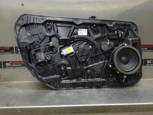 Gebruikte Ruitmechaniek 4Deurs links-voor Volvo V40 (MV) 2.0 T4 16V Prijs op aanvraag aangeboden door Verhoef Cars & Parts