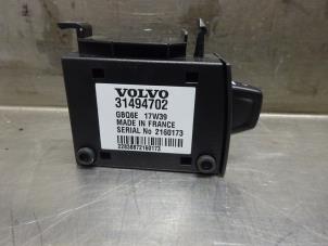 Gebruikte Simkaart houder Volvo V40 (MV) 2.0 T4 16V Prijs op aanvraag aangeboden door Verhoef Cars & Parts