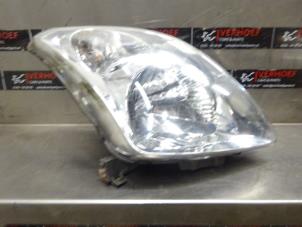Gebruikte Rechter Koplamp Suzuki Swift (ZA/ZC/ZD1/2/3/9) 1.5 VVT 16V Prijs € 50,00 Margeregeling aangeboden door Verhoef Cars & Parts