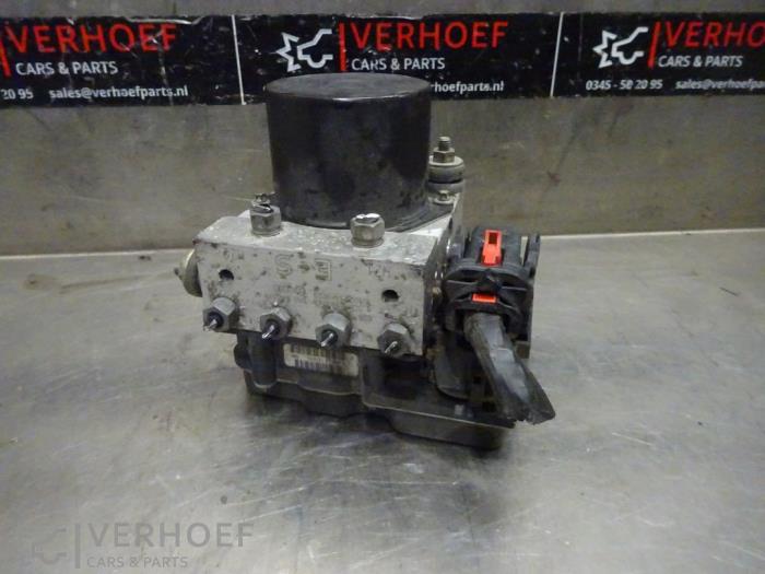 Gebruikte ABS Pomp Volkswagen Polo V (6R) 1.2 TDI 12V BlueMotion Prijs € 50,00 Margeregeling aangeboden door Verhoef Cars & Parts