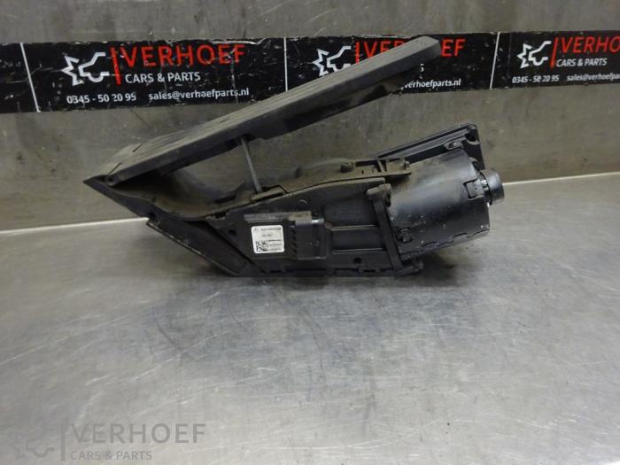 Gebruikte Sensor Gaspedaalpositie Mercedes E (W213) E-350e 2.0 Turbo 16V Prijs € 125,00 Margeregeling aangeboden door Verhoef Cars & Parts