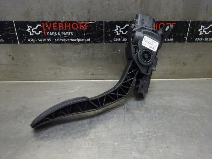 Gaspedaalpositie Sensor van een Ford Transit Courier 1.5 TDCi 75 2018