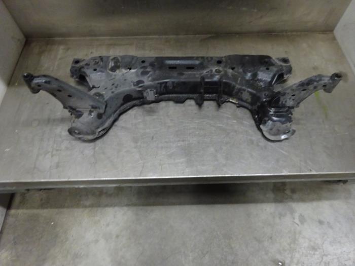 Subframe van een Ford Transit Courier 1.5 TDCi 75 2021
