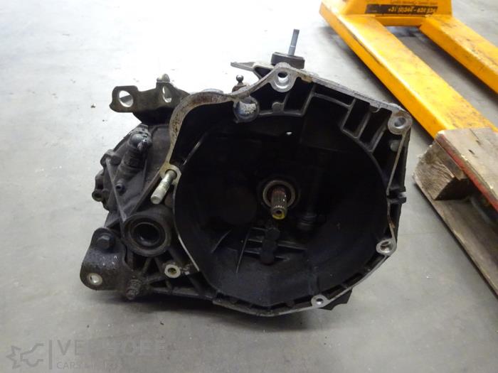 Gebruikte Versnellingsbak Fiat Doblo Cargo (223) 1.3 JTD 16V Multijet Prijs op aanvraag aangeboden door Verhoef Cars & Parts