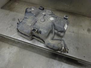 Gebruikte Adblue tank Nissan NV 300 1.6 dCi 125 Prijs € 423,50 Inclusief btw aangeboden door Verhoef Cars & Parts