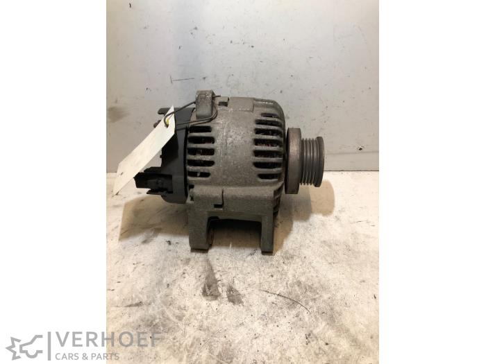 Gebruikte Dynamo Renault Megane II Grandtour (KM) 1.5 dCi 80 Prijs € 40,00 Margeregeling aangeboden door Verhoef Cars & Parts