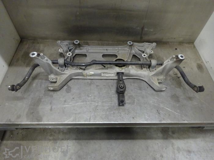 Gebruikte Subframe Volkswagen Passat Variant (3G5) 1.5 TSI 16V Prijs € 200,00 Margeregeling aangeboden door Verhoef Cars & Parts