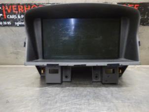 Gebruikte Display Multi Media regelunit Chevrolet Cruze (300) 1.8 16V VVT Prijs € 200,00 Margeregeling aangeboden door Verhoef Cars & Parts