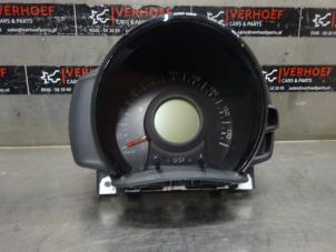 Gebruikte Instrumentenpaneel Toyota Aygo (B40) 1.0 12V VVT-i Prijs € 50,00 Margeregeling aangeboden door Verhoef Cars & Parts