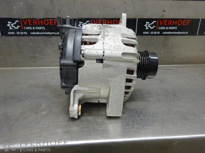 Gebruikte Dynamo Opel Astra K 1.2 Turbo 12V Prijs op aanvraag aangeboden door Verhoef Cars & Parts