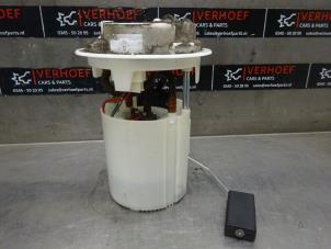 Gebruikte Benzinepomp Peugeot 207/207+ (WA/WC/WM) 1.4 16V Prijs € 40,00 Margeregeling aangeboden door Verhoef Cars & Parts