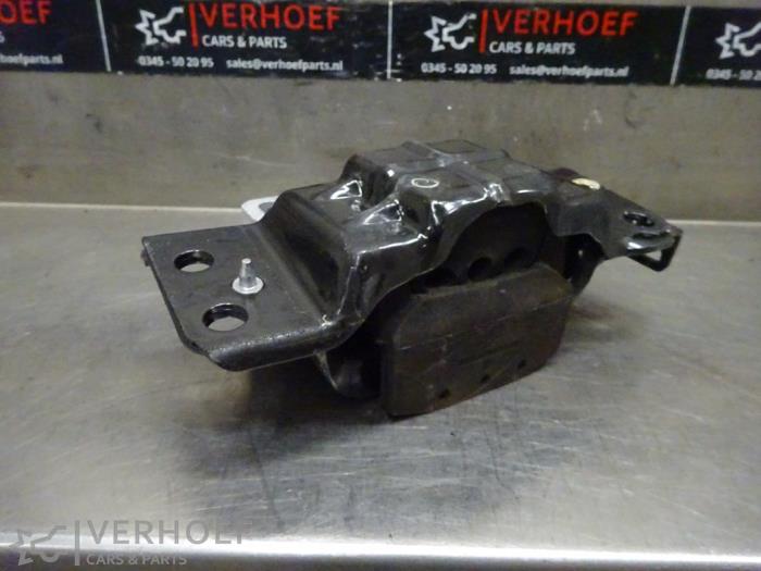 Gebruikte Versnellingsbak Steun Volkswagen Polo VI (AW1) 1.0 TSI 12V Prijs op aanvraag aangeboden door Verhoef Cars & Parts