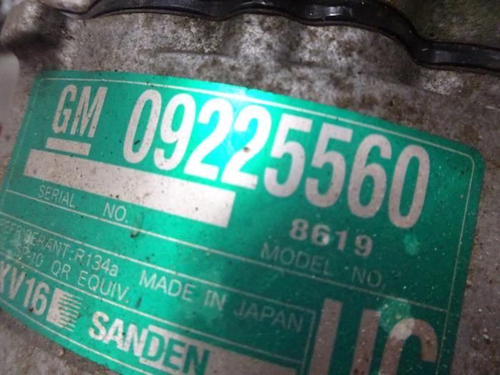 Aircopomp van een Opel Vectra C GTS 2.2 DIG 16V 2007