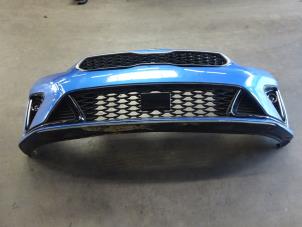 Gebruikte Voorbumper Kia Ceed Sportswagon (CDF) 1.4 T-GDI 16V Prijs op aanvraag aangeboden door Verhoef Cars & Parts