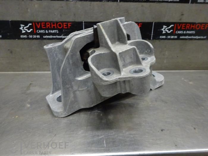 Gebruikte Motorsteun Ford Focus 4 1.0 Ti-VCT EcoBoost 12V 100 Prijs op aanvraag aangeboden door Verhoef Cars & Parts