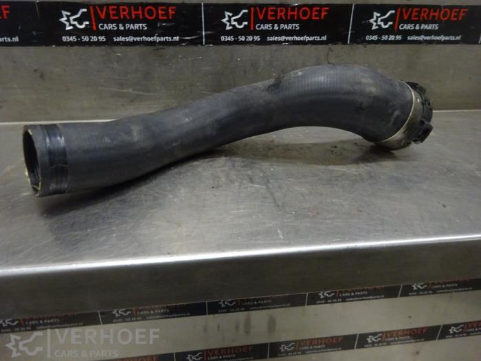 Gebruikte Intercooler Slang Ford Focus 4 1.0 Ti-VCT EcoBoost 12V 100 Prijs € 50,00 Margeregeling aangeboden door Verhoef Cars & Parts